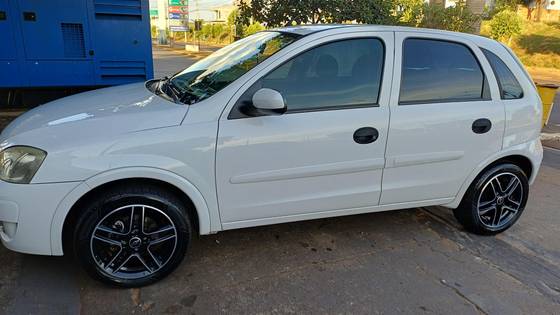 CHEVROLET CORSA 1.4 MPFI MAXX 8V FLEX 4P MANUAL CHEVROLET CORSA 1.4 MPFI MAXX 8V FLEX 4P MANUAL